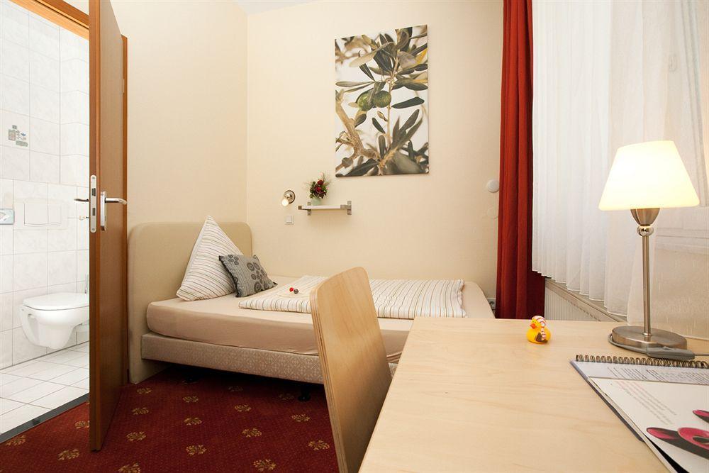 Hotel Domstern Кьолн Екстериор снимка