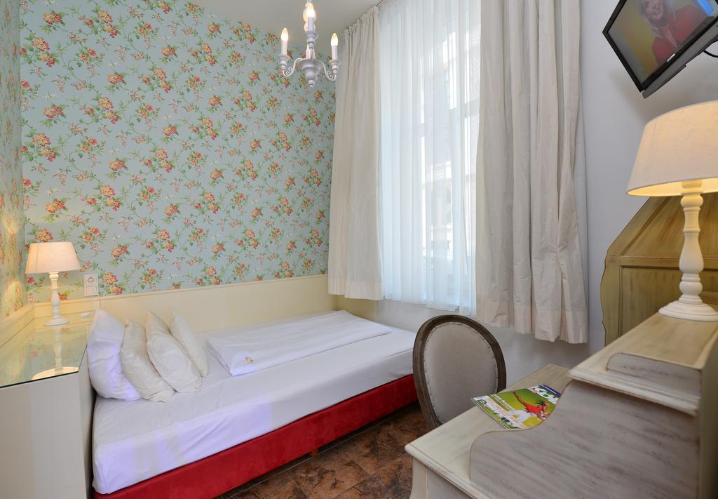 Hotel Domstern Кьолн Екстериор снимка