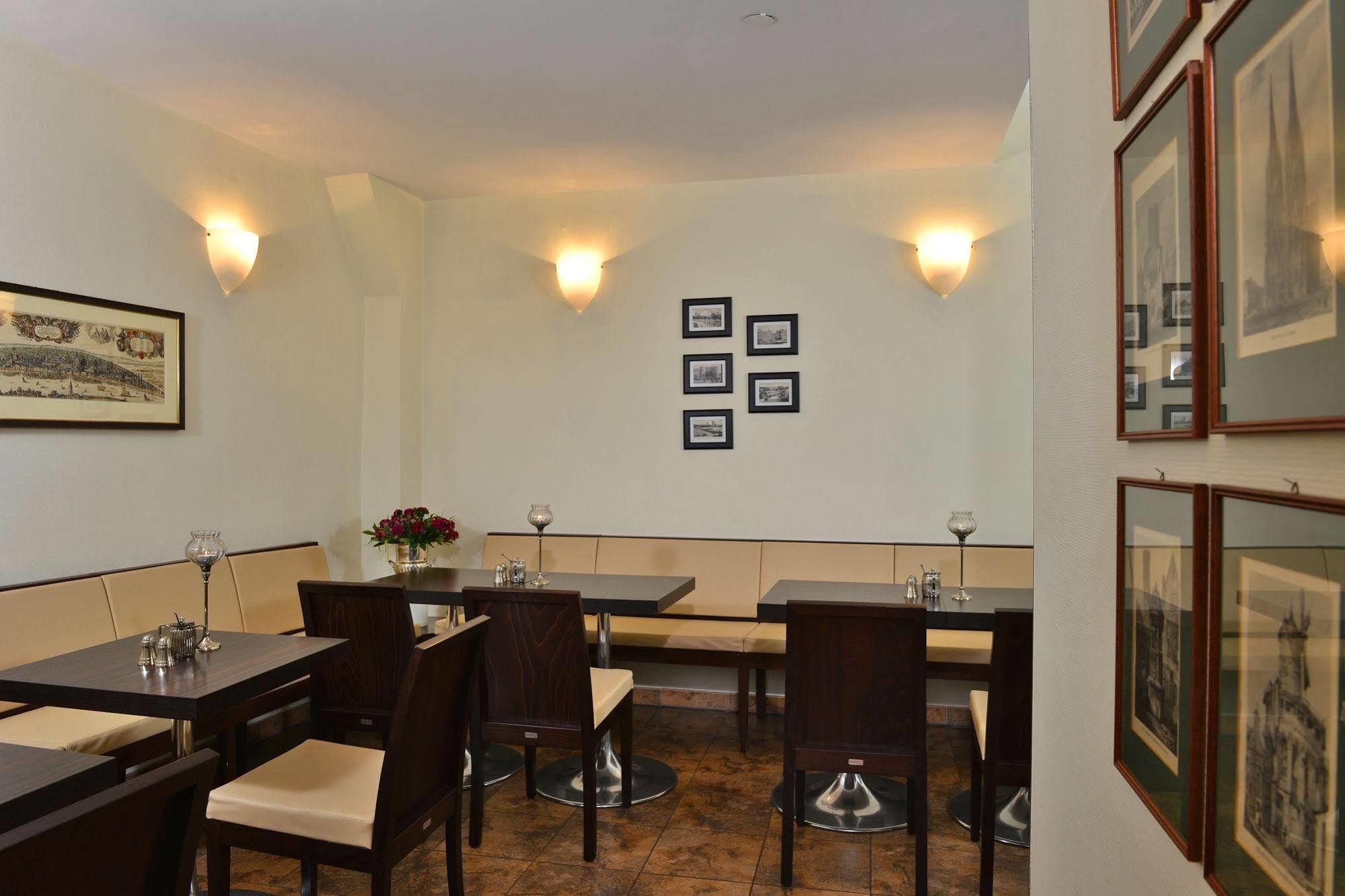 Hotel Domstern Кьолн Екстериор снимка